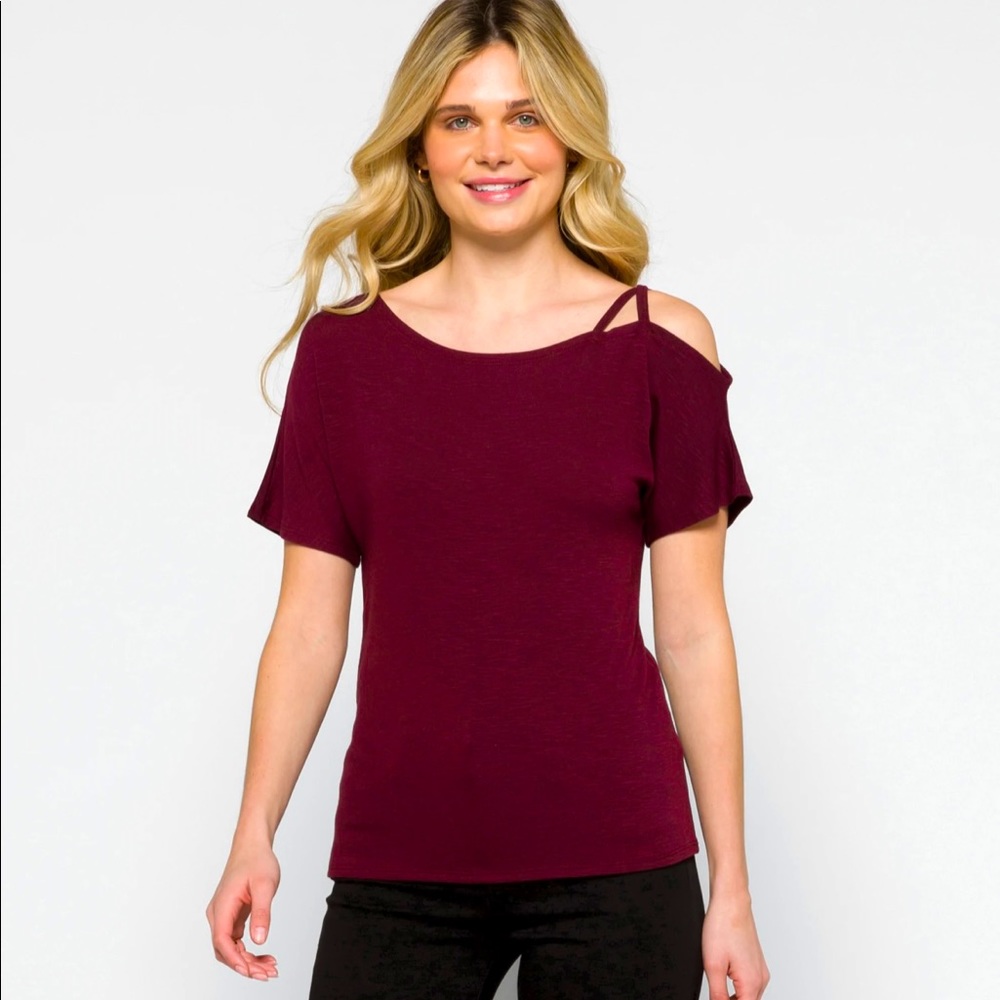 NWT Kaileigh One Shoulder Knit Top